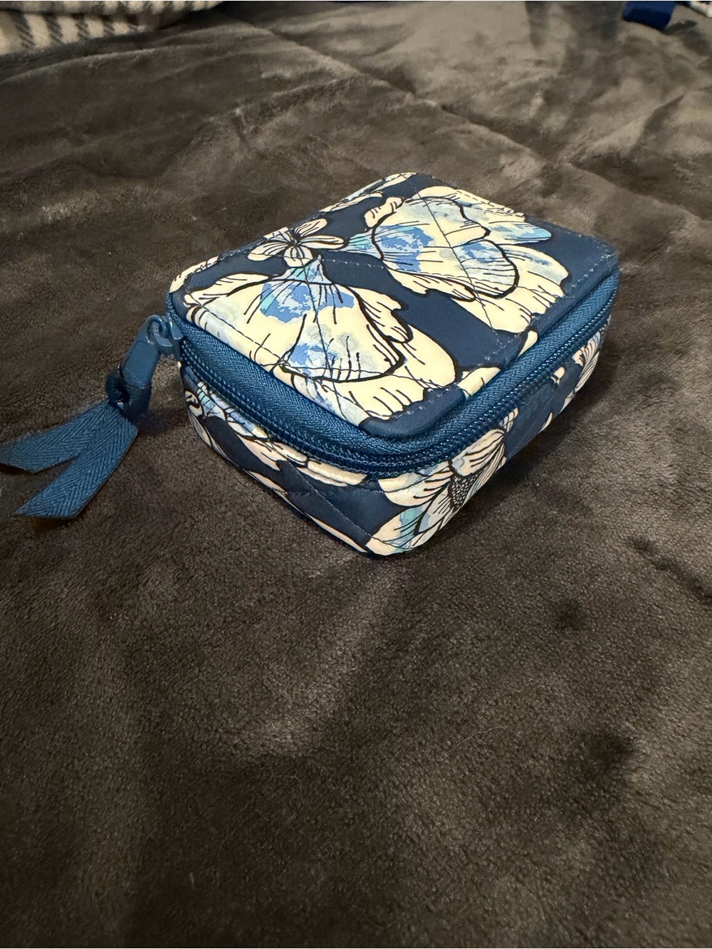 Vera Bradley blue floral pill organizer